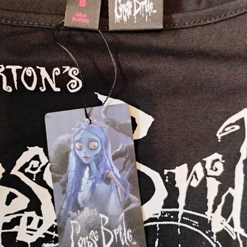 Corpse Bride | ROMWE Letter & Figure Graphic Lace Cold Shoulder Tee - Size Small - Picture 4 of 7